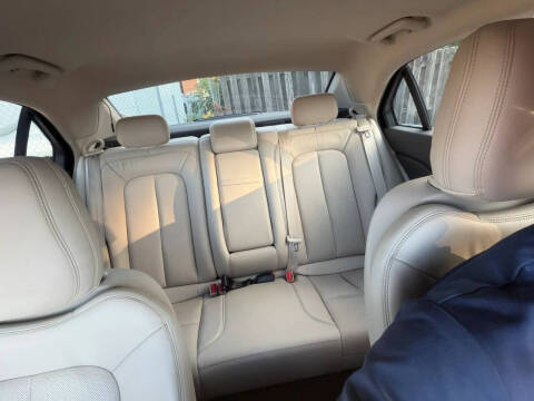2019 Lincoln Continental Select