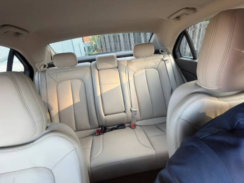 2019 Lincoln Continental Select
