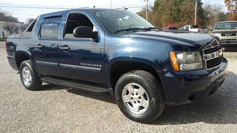 2008 Chevrolet Avalanche for sale at Easy Does It Auto Sales in Newark OH