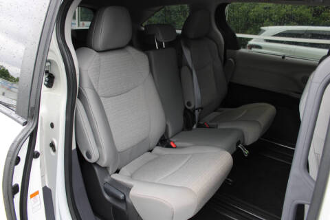 2024 Toyota Sienna LE 8-Passenger