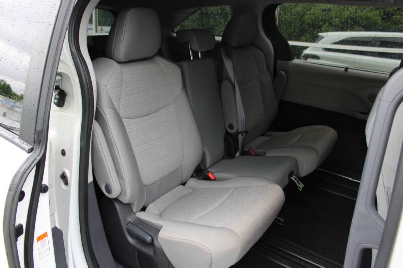 2024 Toyota Sienna LE 8-Passenger