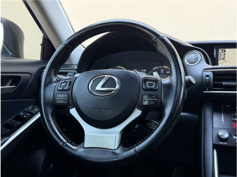 2017 Lexus IS 200t