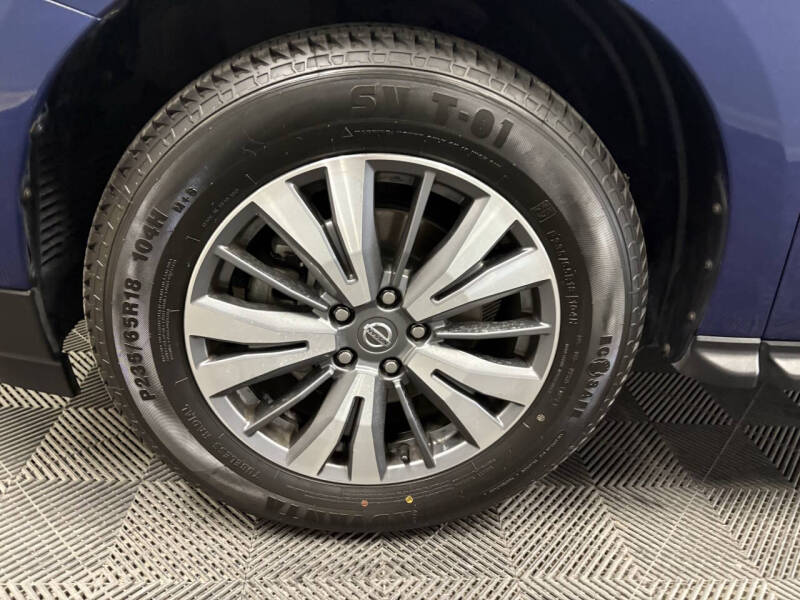 2020 Nissan Pathfinder SV