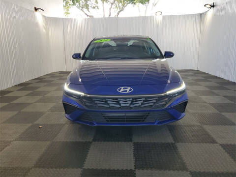 2024 Hyundai Elantra SE