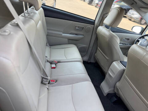 2014 Toyota Prius v Five