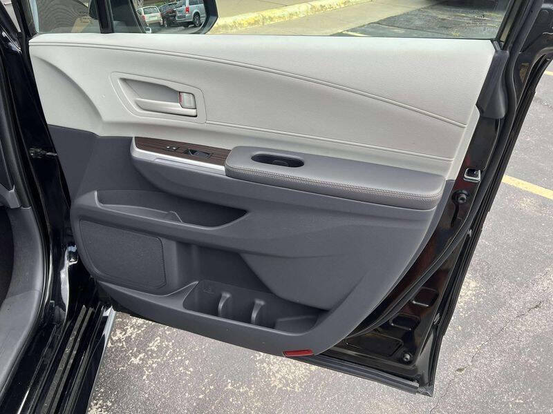 2021 Toyota Sienna LE 8-Passenger