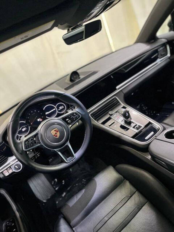 2018 Porsche Panamera 4