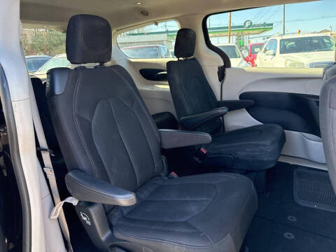 2017 Chrysler Pacifica Touring