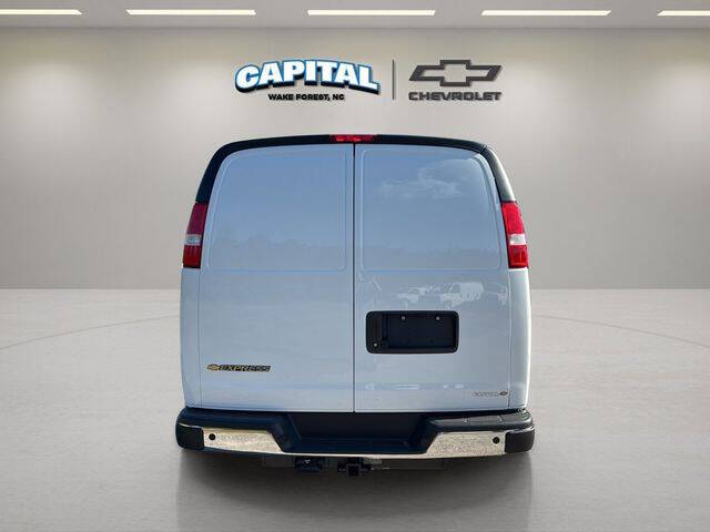 2025 Chevrolet Express 2500