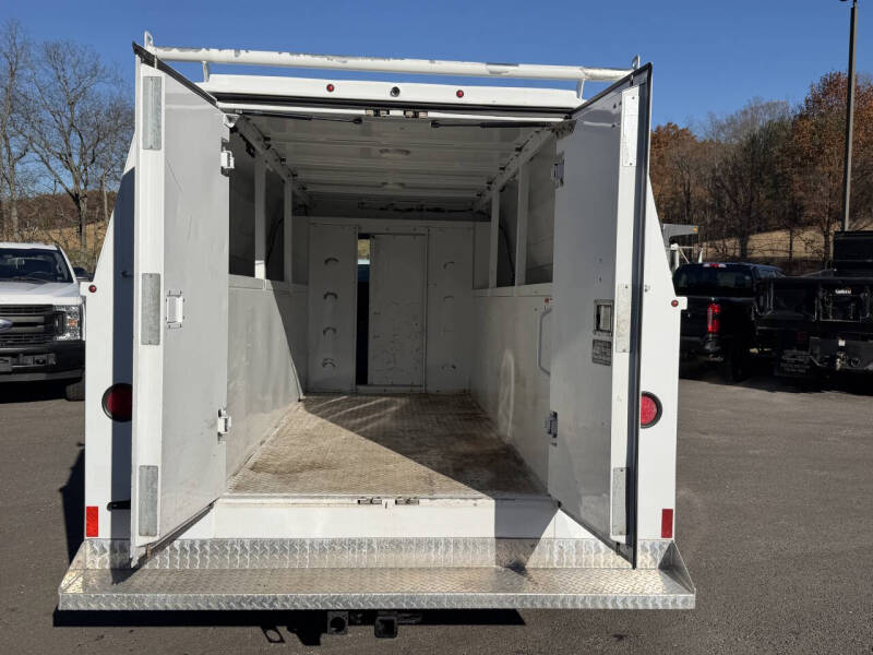 2016 Ford E-Series E-350 SD