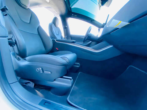 2023 Tesla Model X Standard Range
