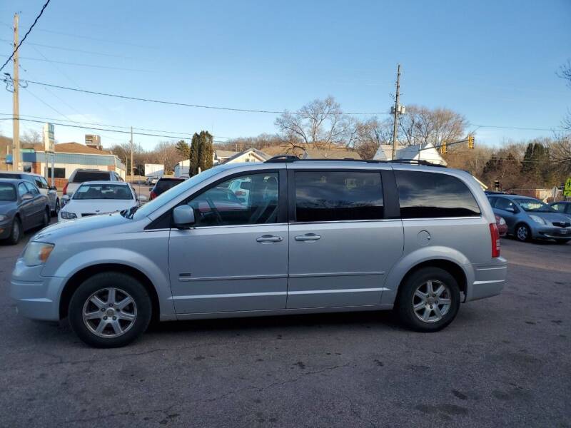 2008 Chrysler Town and Country for sale at RIVERSIDE AUTO SALES in Sioux City IA