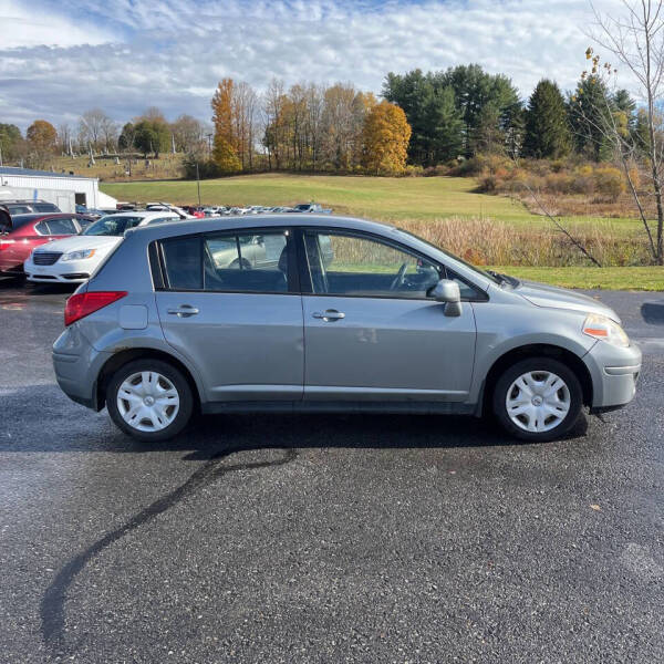 2011 Nissan Versa 1.8 S