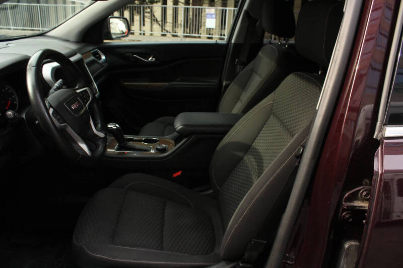 2017 GMC Acadia SLE-2
