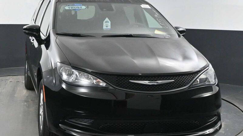 2025 Chrysler Voyager LX