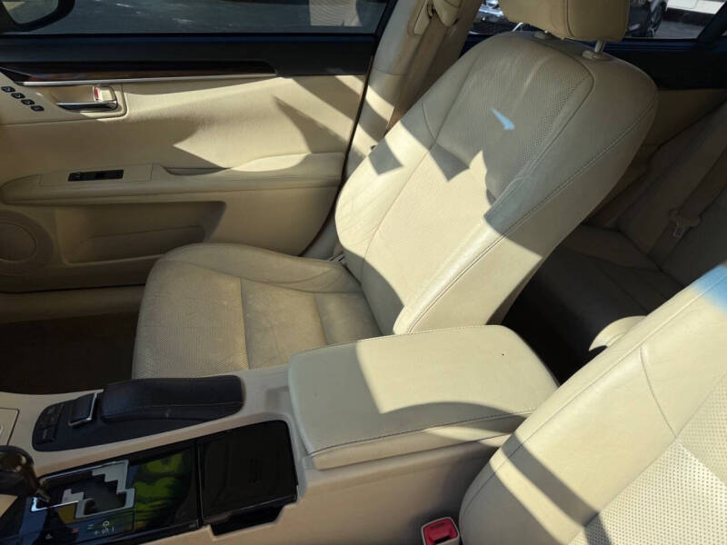 2014 Lexus ES 350 - Photo 7