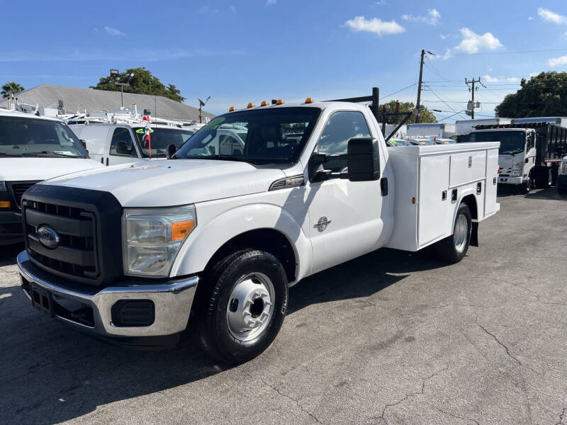 2016 Ford F-350 Super Duty Chassis Cab XL's photo