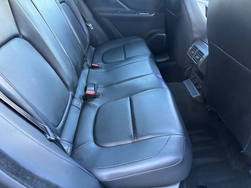 2019 Jaguar F-PACE 25t Premium