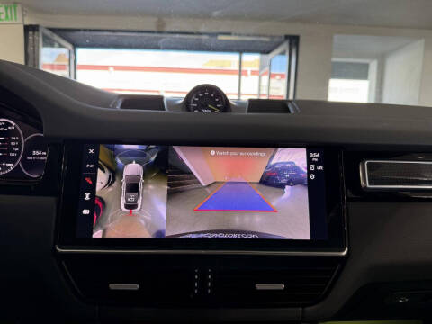 2022 Porsche Cayenne E-Hybrid Coupe