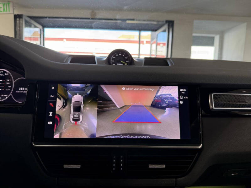 2022 Porsche Cayenne E-Hybrid Coupe