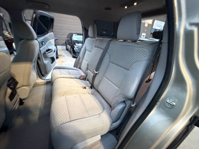 2017 GMC Acadia SLE-1