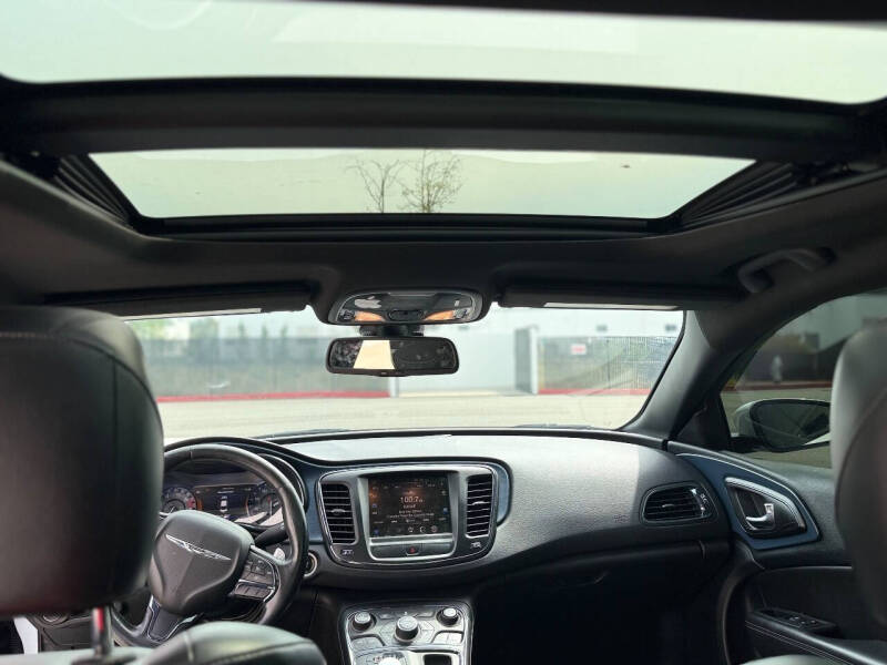 2015 Chrysler 200 S