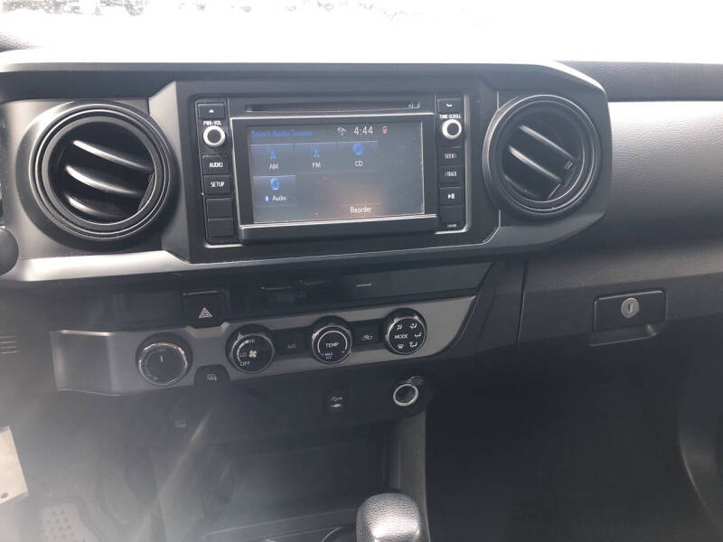 2017 Toyota Tacoma SR