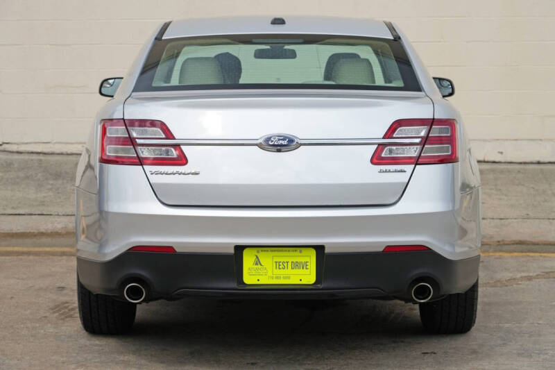 2015 Ford Taurus