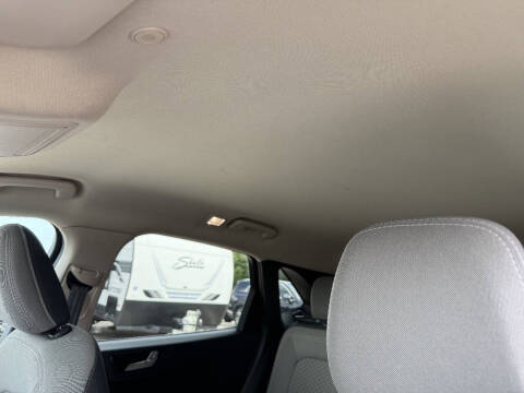 2020 Ford Escape SE