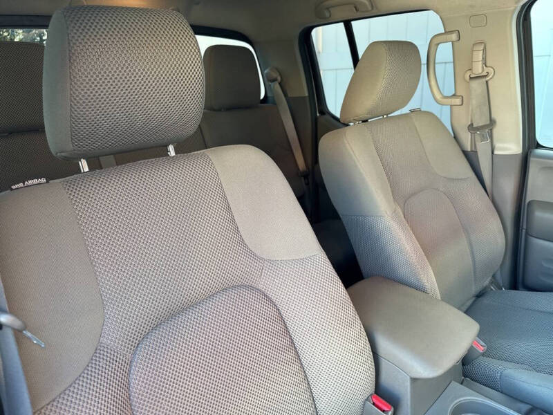 2016 Nissan Frontier SV