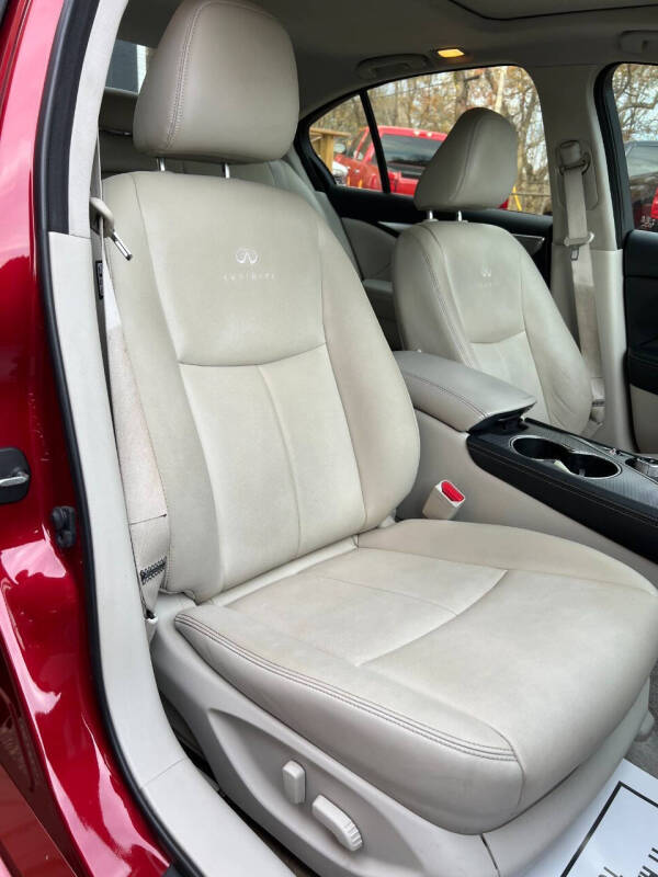 2014 Infiniti Q50 Premium