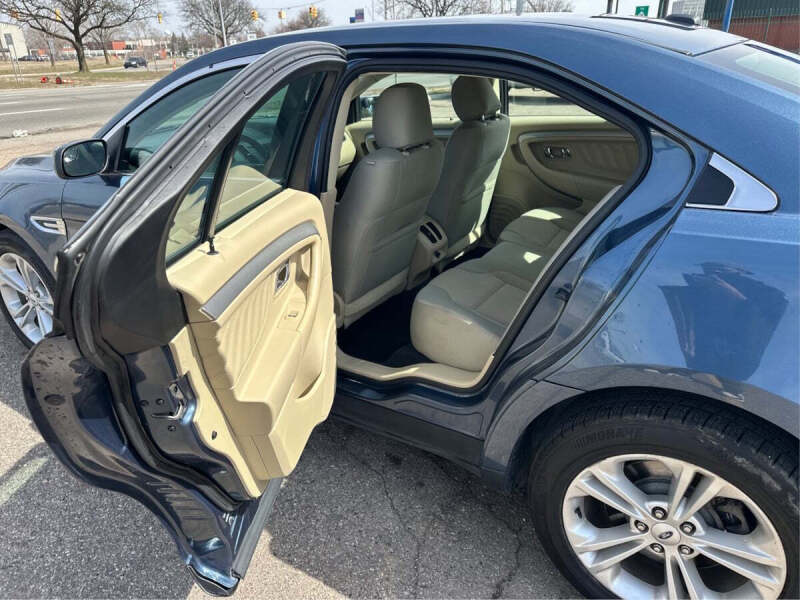 2019 Ford Taurus SEL