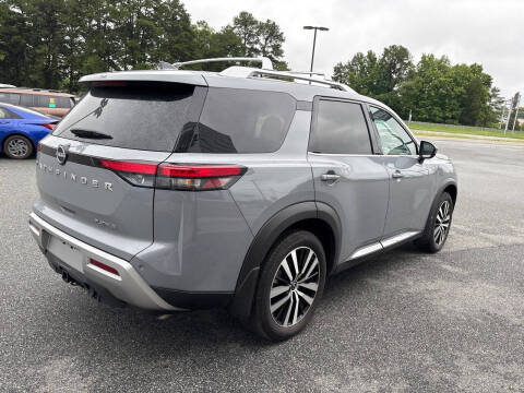 2025 Nissan Pathfinder Platinum