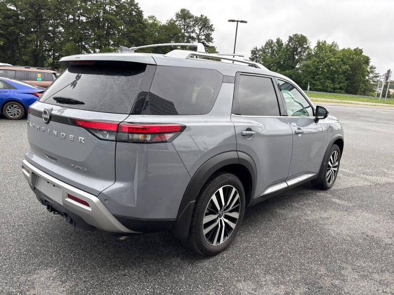 2025 Nissan Pathfinder Platinum