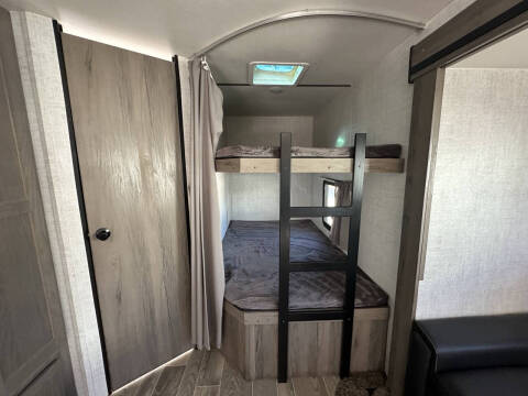 2021 Gulfstream Enlighten 27BHS