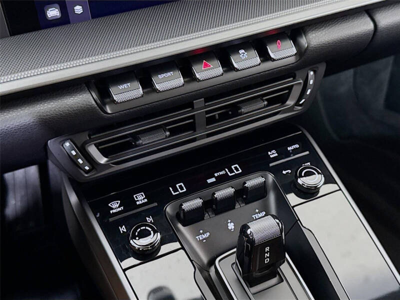 2022 Porsche 911 Carrera 4 GTS