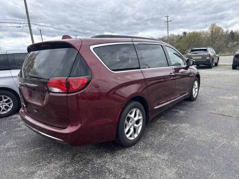2017 Chrysler Pacifica Touring-L
