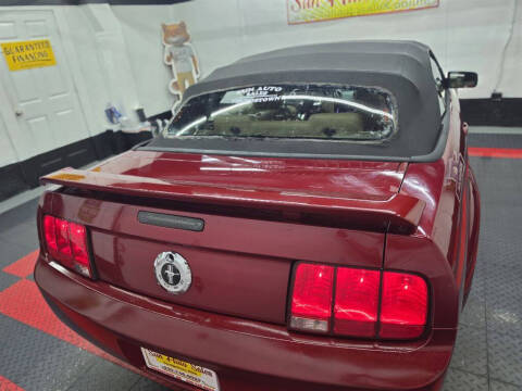 2005 Ford Mustang V6 Deluxe