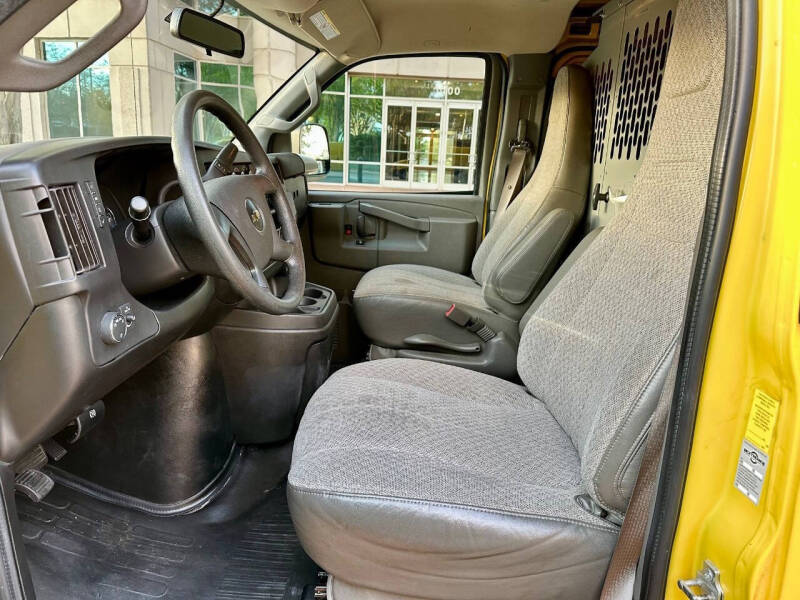2022 Chevrolet Express 2500