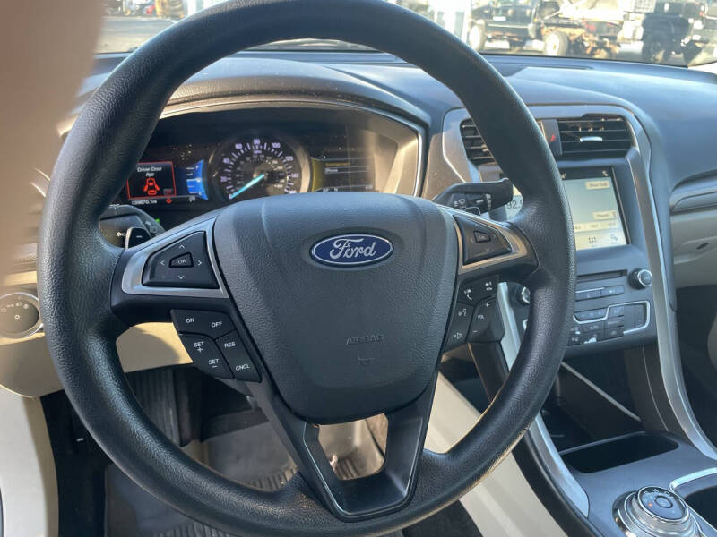2018 Ford Fusion SE