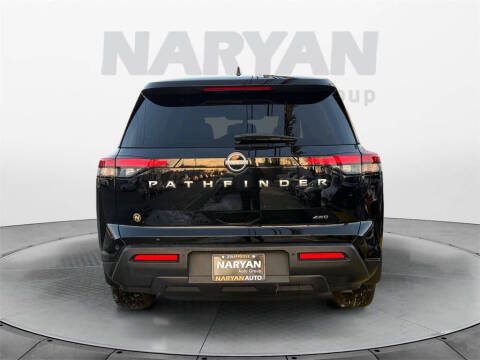2024 Nissan Pathfinder S