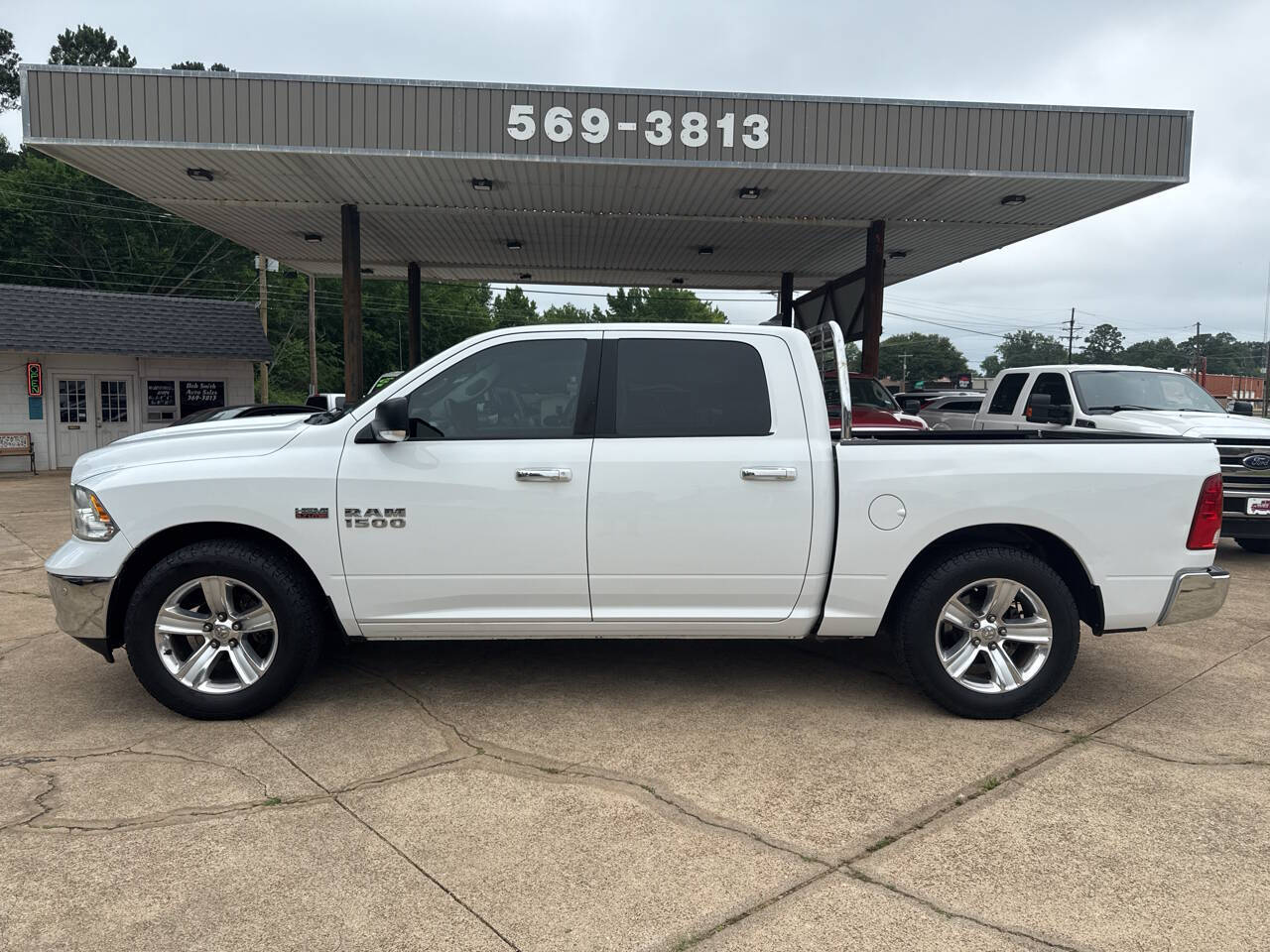 White 2016 Ram 1500 Lone Star 4x2 Lone Star 4dr Crew Cab 5.5 ft. SB Pickup 1