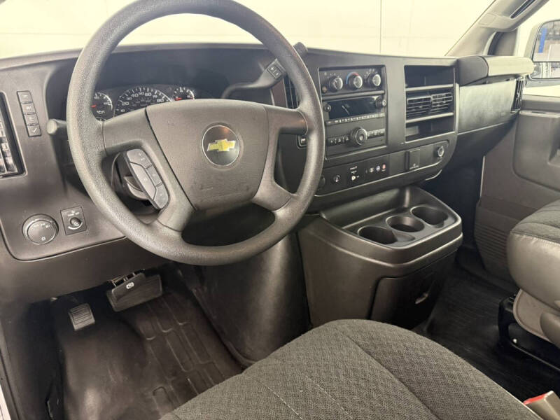 2024 Chevrolet Express 2500