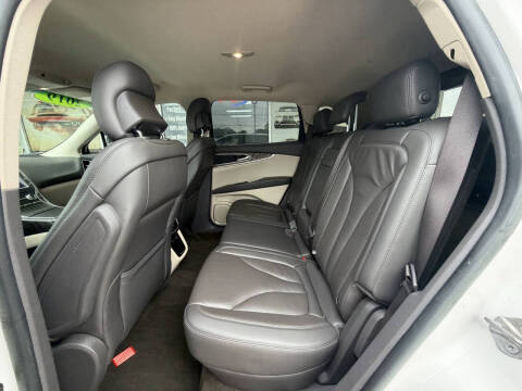 2019 Lincoln Nautilus Select