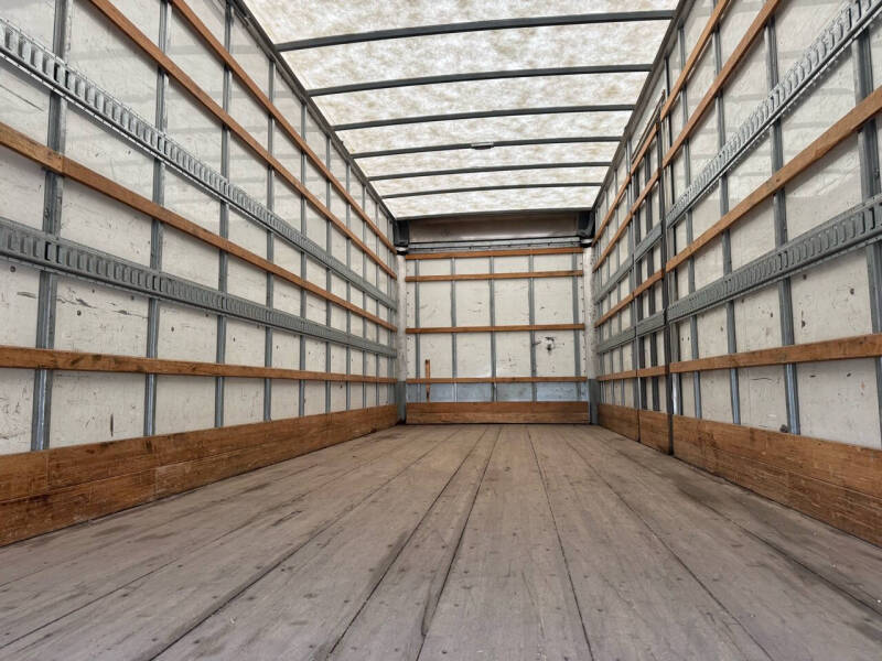 2018 Freightliner M2 106