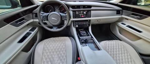 2017 Jaguar XF 35t Premium