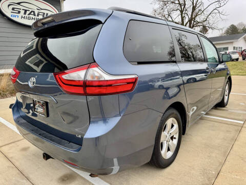 2016 Toyota Sienna LE 8-Passenger