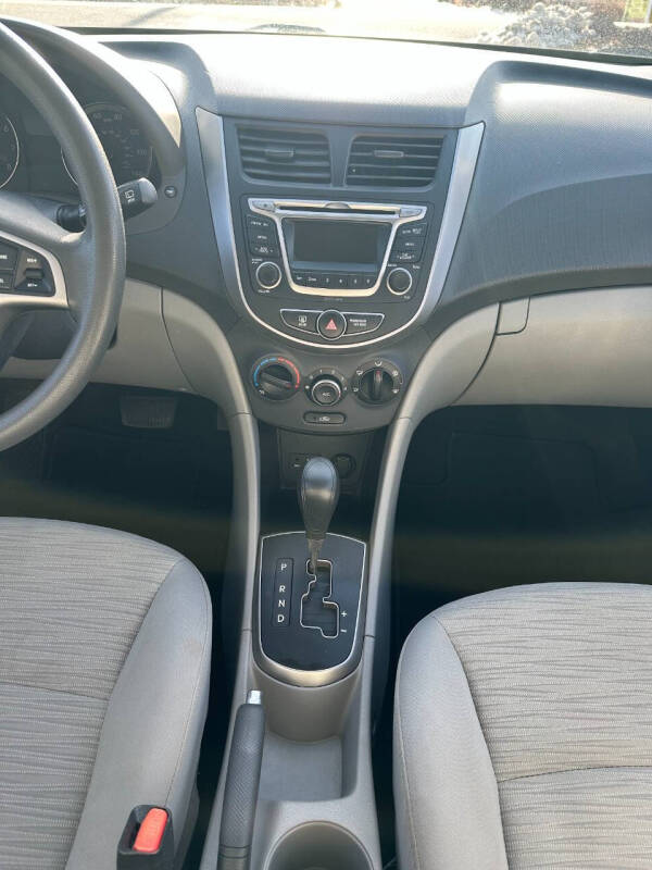 2017 Hyundai Accent SE