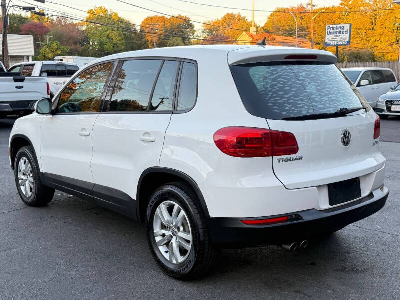 2012 Volkswagen Tiguan LE