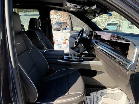 2025 Cadillac Escalade ESV Sport